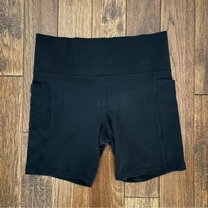 Athleta salutation stash 7” short